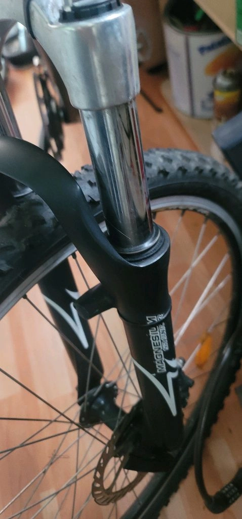 자이언트 이구아나 디스크 (GIANT IGUANA DISC) MTB 자전거 고급사양중저가 자전거와는 프레임 구동계 이미지