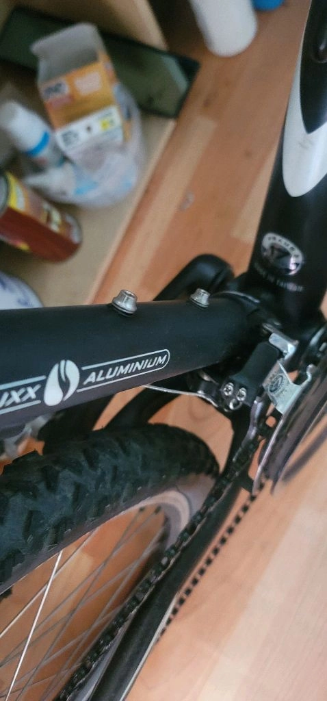 자이언트 이구아나 디스크 (GIANT IGUANA DISC) MTB 자전거 고급사양중저가 자전거와는 프레임 구동계 이미지