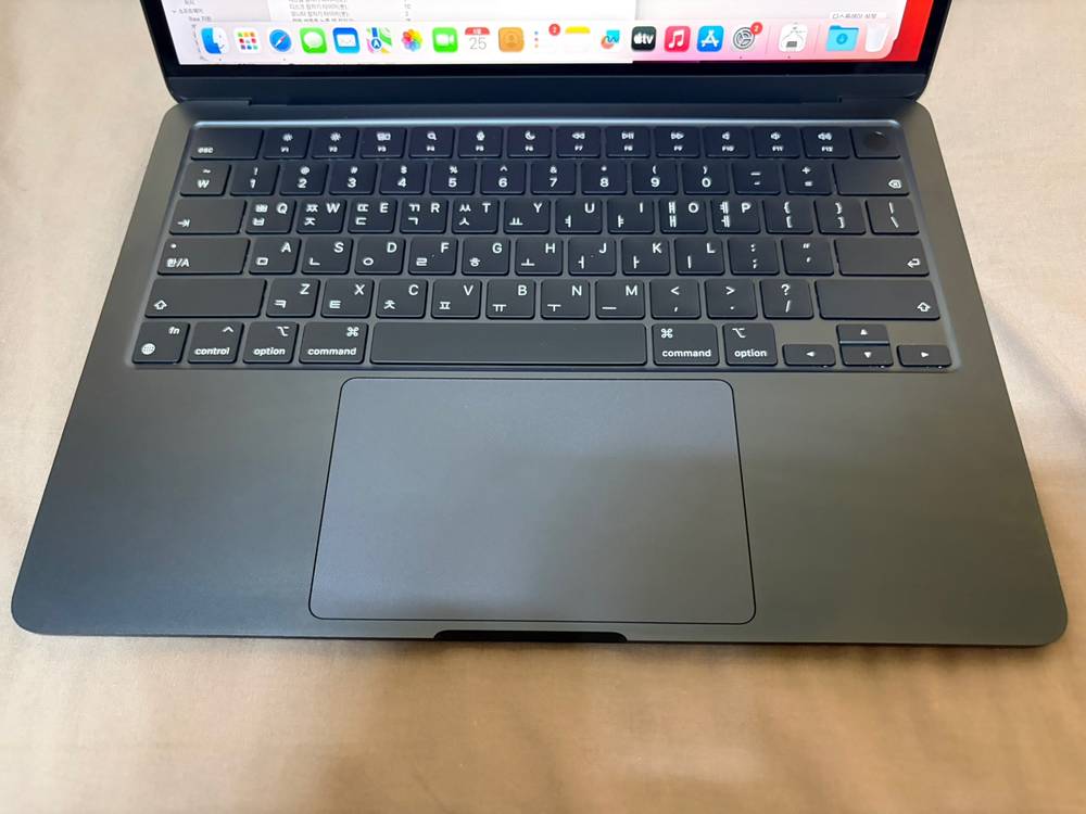 맥북에어 M2 13인치 16GB 1TB 미드나이트 이미지