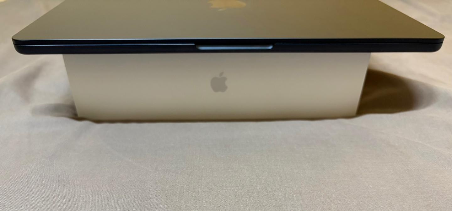 맥북에어 M2 13인치 16GB 1TB 미드나이트 이미지
