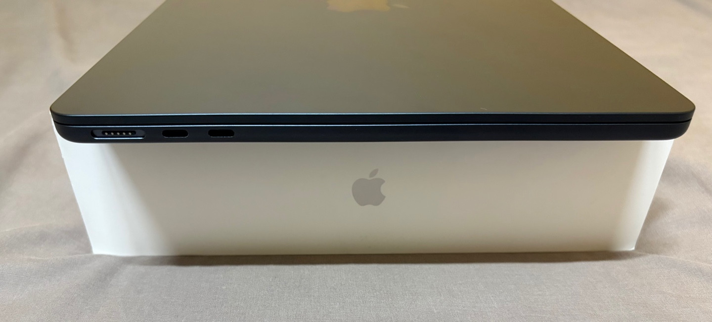 맥북에어 M2 13인치 16GB 1TB 미드나이트 이미지