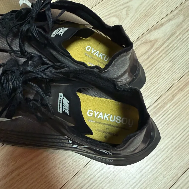 NIKE GYAKUSOU ZOOM FLY 나이키 갸쿠소우 줌플라이 285 이미지