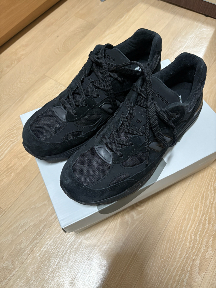뉴발란스 992 코어 올블랙 275 이미지