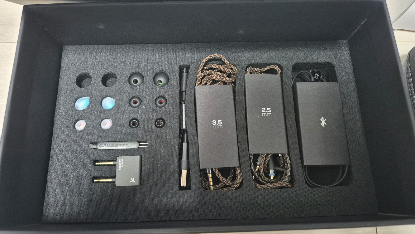 AKG N5005 이미지
