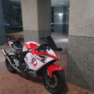 코멧650RC 17년 650cc 미들급바이크 중고오토바이 이미지