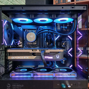 미사용 ) 9800X3D & RTX5070TI 게이밍 컴퓨터 이미지