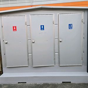 이동식 화장실 3칸 (남녀 구분) 이미지