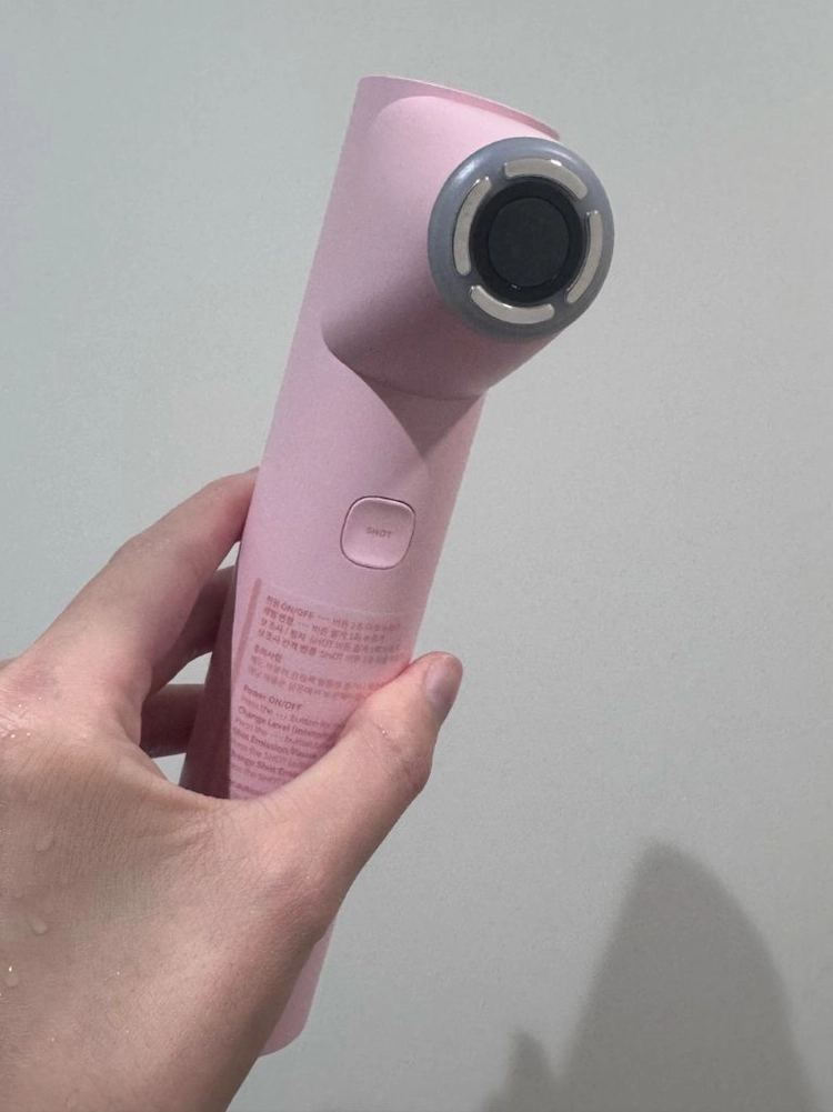 메디큐브 에이지알 하이 포커스 샷 플러스 이미지