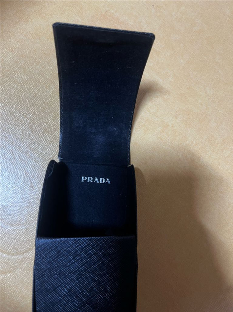 프라다 선글라스 케이스 이미지