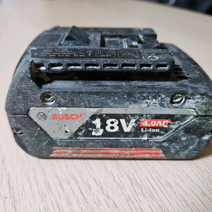 보쉬 18V 6.0Ah 2.0Ah 보조배터리 판매합니다. 이미지
