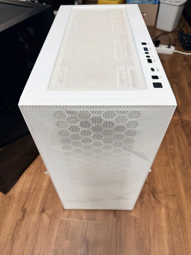게이밍 컴퓨터 본체 AMD 라이젠 5 9600X RTX 3070 화이트 이미지