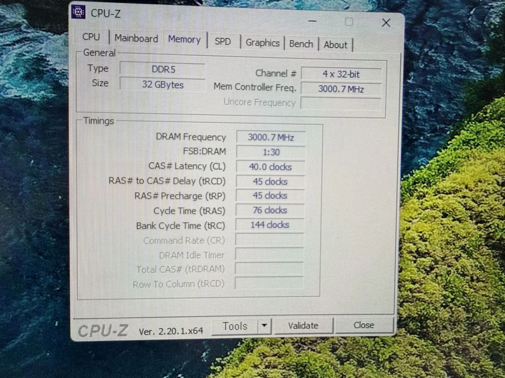 게이밍 컴퓨터 본체 AMD 라이젠 5 9600X RTX 3070 화이트 이미지