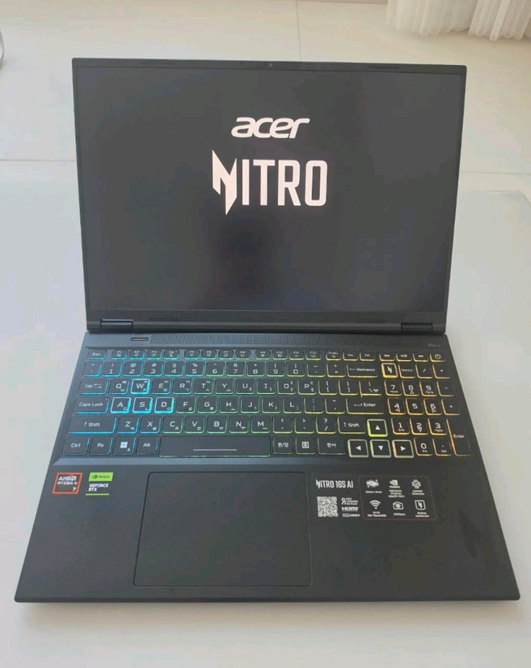 에이서 니트로 16S AI 게이밍 노트북 RTX 5060 이미지