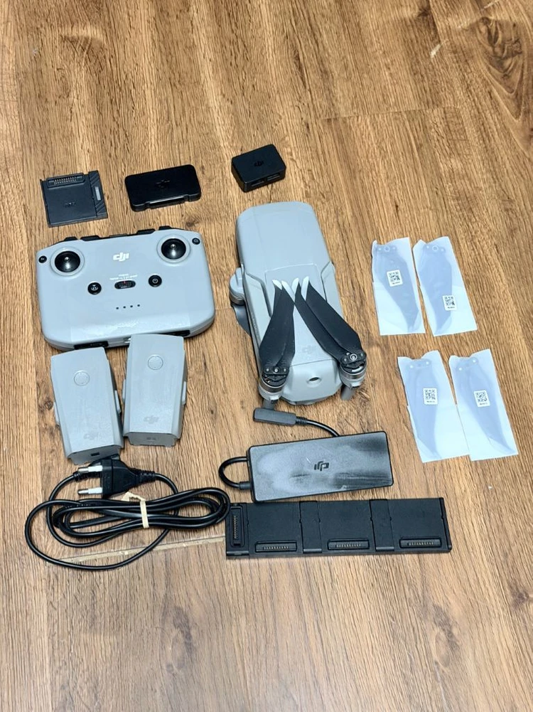 DJI 매빅에어2 플라이모어 콤보 드론 이미지