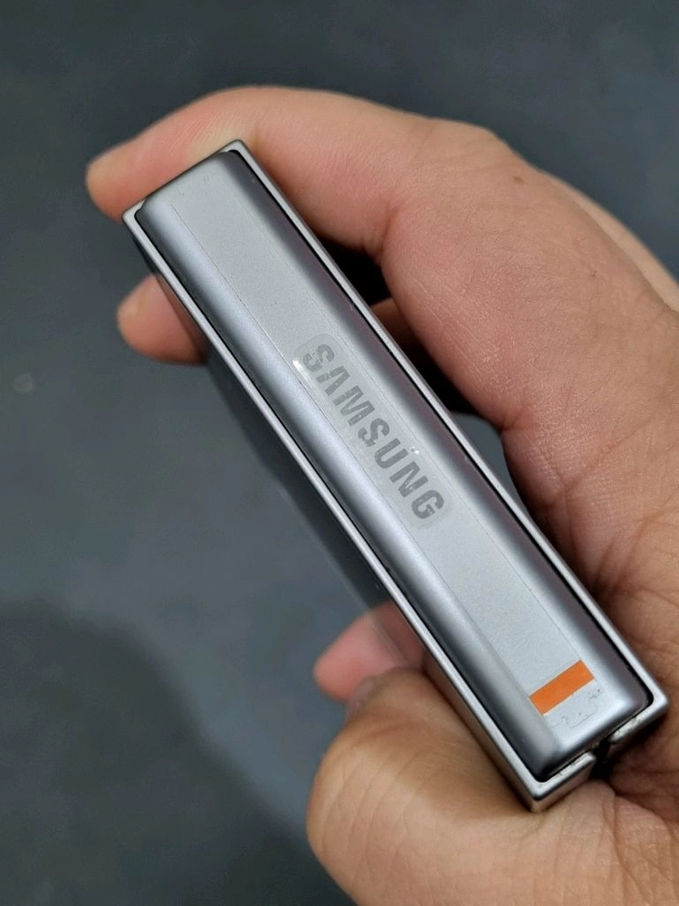 갤럭시플립6 256GB 실버쉐도우 F741N 이미지