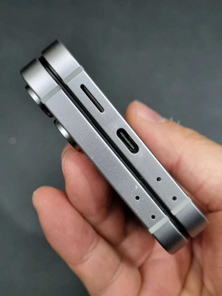 갤럭시플립6 256GB 실버쉐도우 F741N 이미지