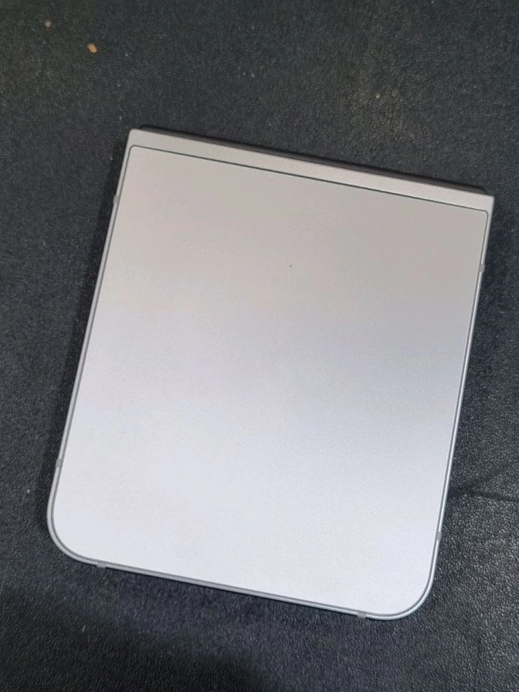 갤럭시플립6 256GB 실버쉐도우 F741N 이미지