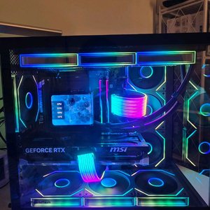 라이젠7 9800X3D RTX5080 감성본체 급매 이미지