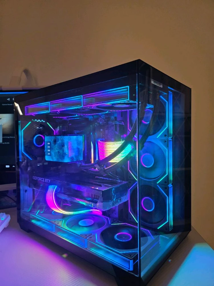 라이젠7 9800X3D RTX5080 감성본체 급매 이미지
