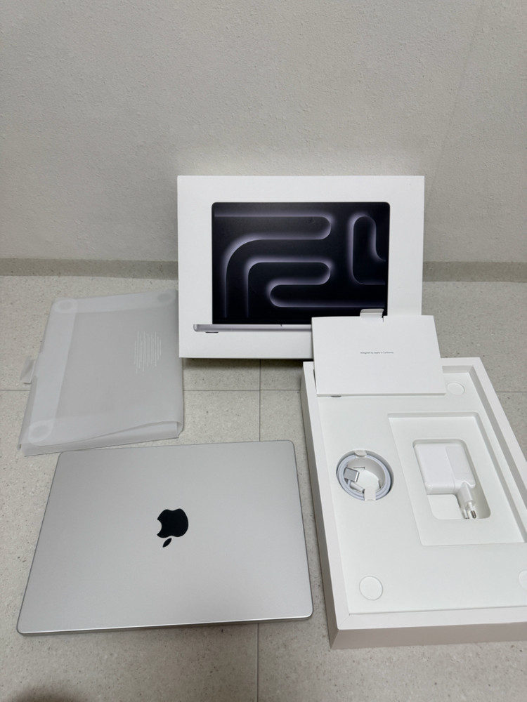 맥북 프로 14 m5pro 24 / 1tb 실버 안전결제 가능 이미지
