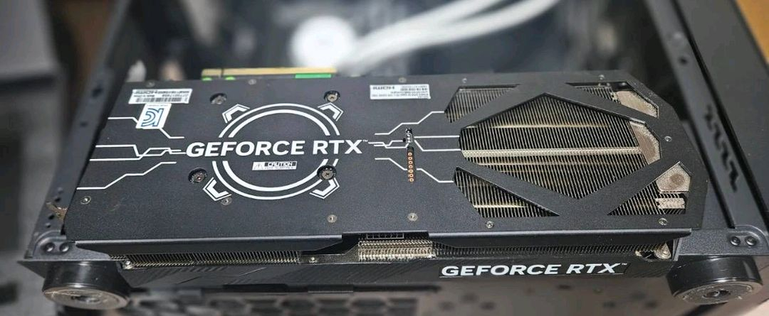 갤럭시 GALAX 지포스 RTX 4070 SUPER EX GAMER BLACK OC D6X 12GB 팝니다. 이미지