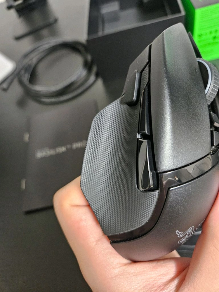 레이저 바실리스크 v3 pro 이미지