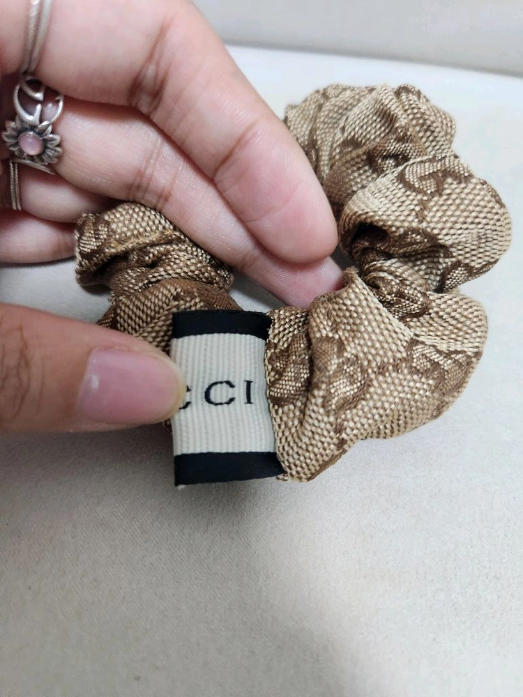 [미사용&새제품/반택무료] 구찌 GG패턴 스크런치 곱창밴드 머리끈 이미지