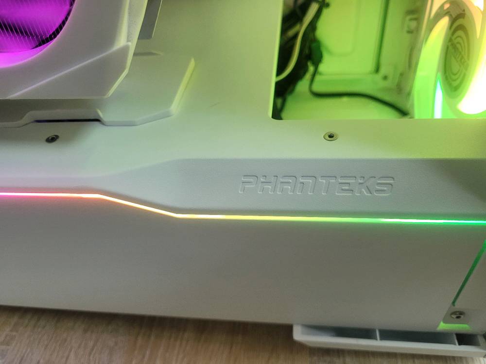 13900K F 수냉 32G RTX4070TI SUPER 화이트 신품상태 하이엔드급 본체 이미지