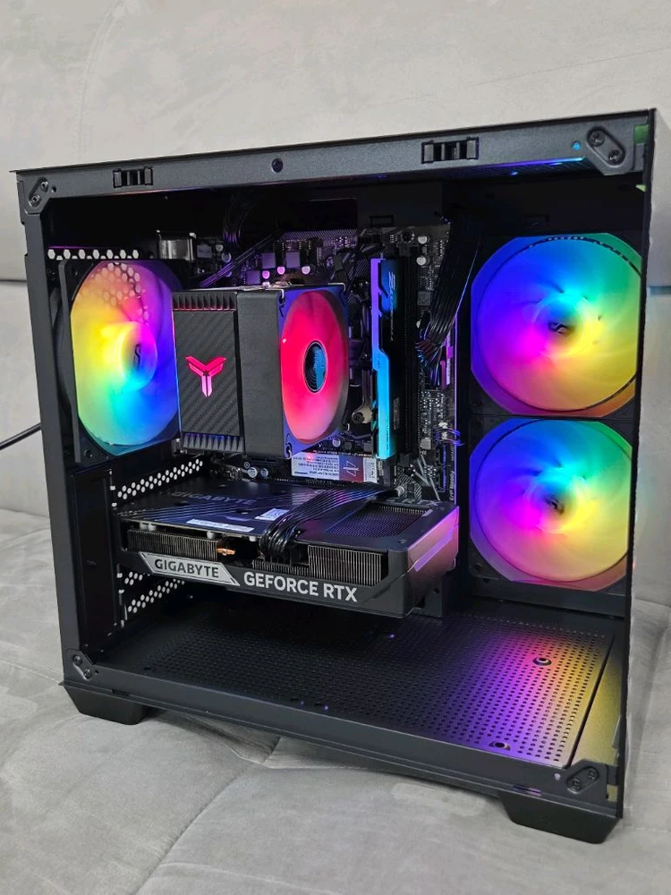 AMD RYZEN 7 5700X, RTX 5060TI 이미지
