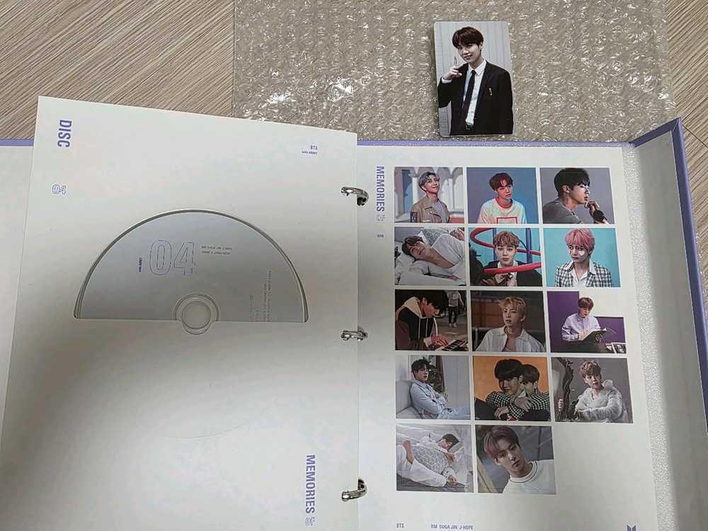 방탄소년단 메모리즈 2018 DVD /슈가 포카,고양이 스티커/새제품 이미지