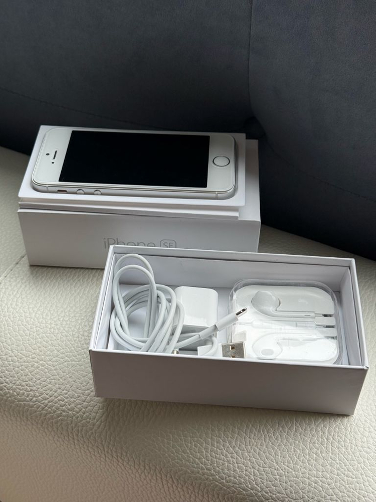 아이폰 SE 실버 16GB 풀박스 이미지