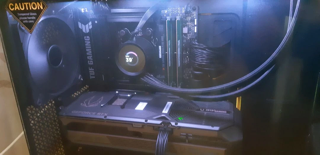 pc 반본체 (9800x3d, ssd2tb) - 안심되는 중고거래