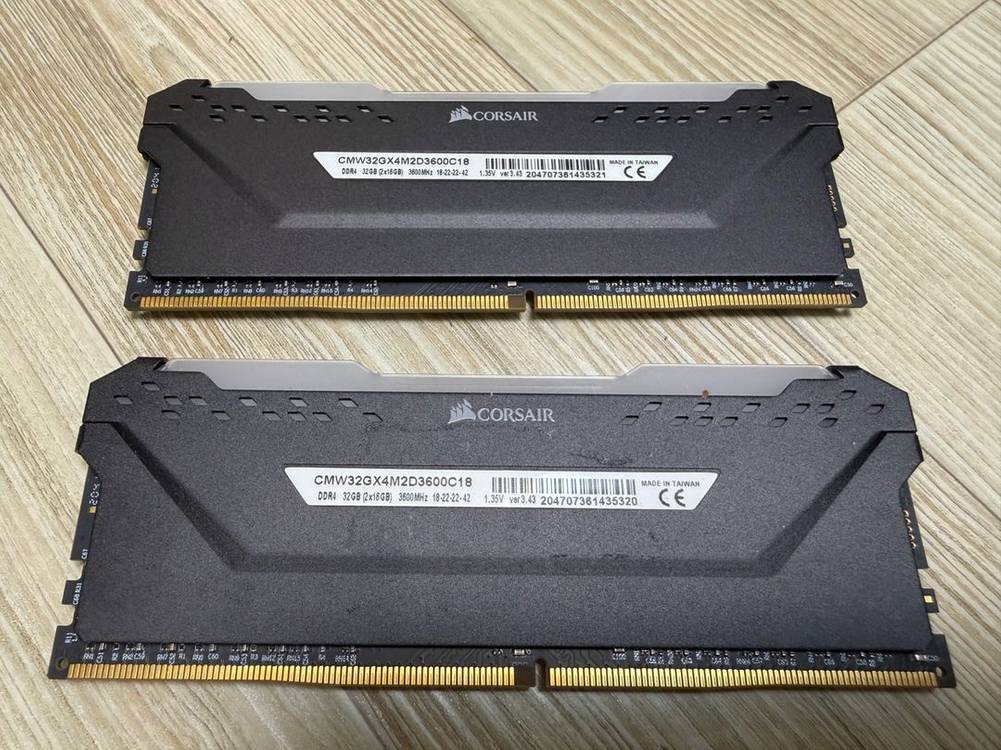 커세어램 CORSAIR VENGEANCE RGB PRO \ DDR4 PC 3600 32GB (16GB x 2) 이미지