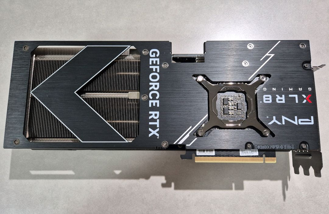 PNY XLR8 지포스 RTX 4070Ti VERTO EPIC-X RGB (4070 Ti) 이미지