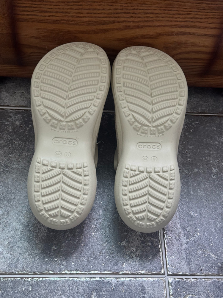크록스 클래식 베이 클로그 이미지