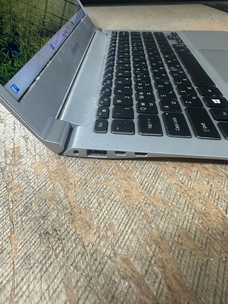 [중고]삼성 NT900 X3L i7-6세대/8G/256G/Win11 이미지