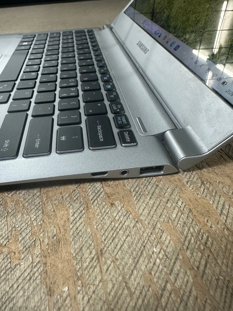 [중고]삼성 NT900 X3L i7-6세대/8G/256G/Win11 이미지