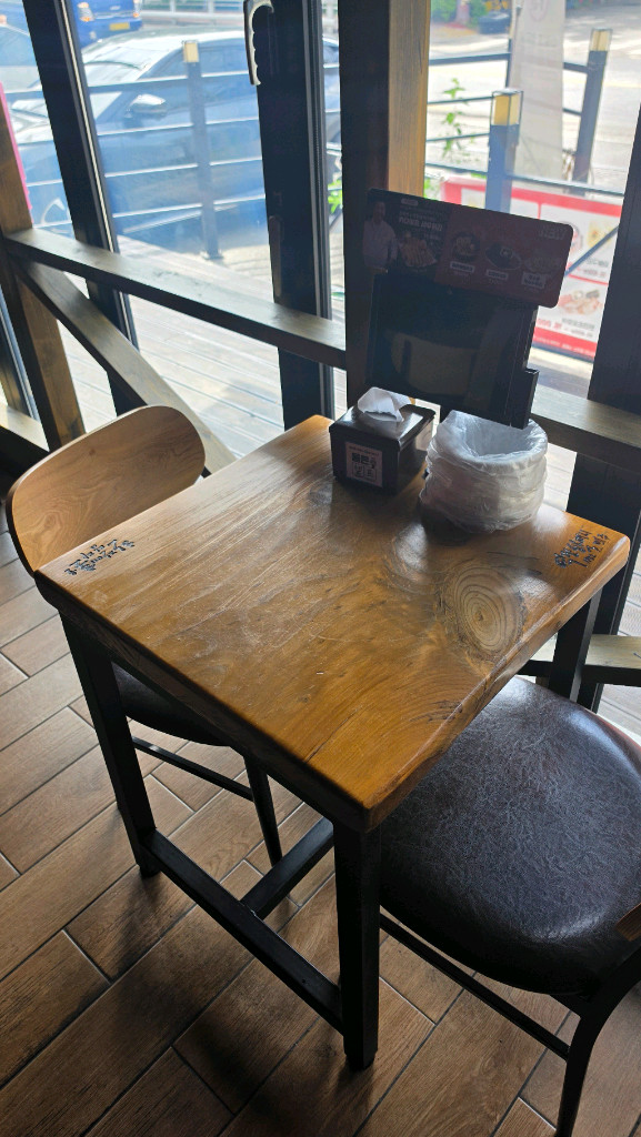 할맥 원목테이블 팝니다 이미지