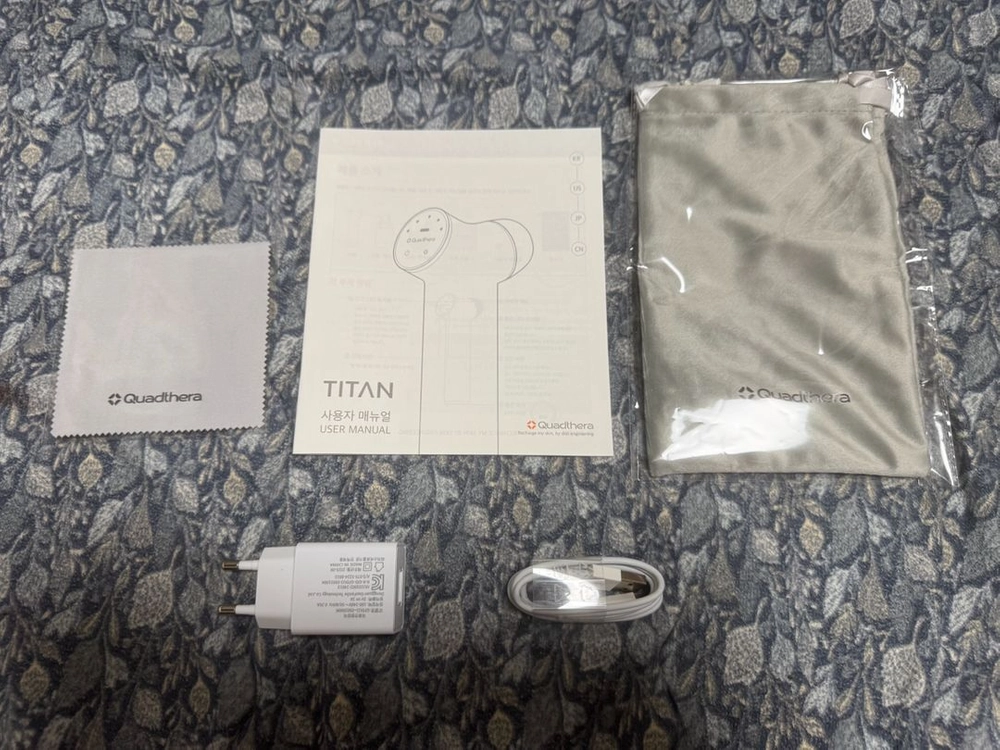[미사용 새제품] 쿼드쎄라 TITAN T1 샴페인골드 풀박스 / 직거래 이미지