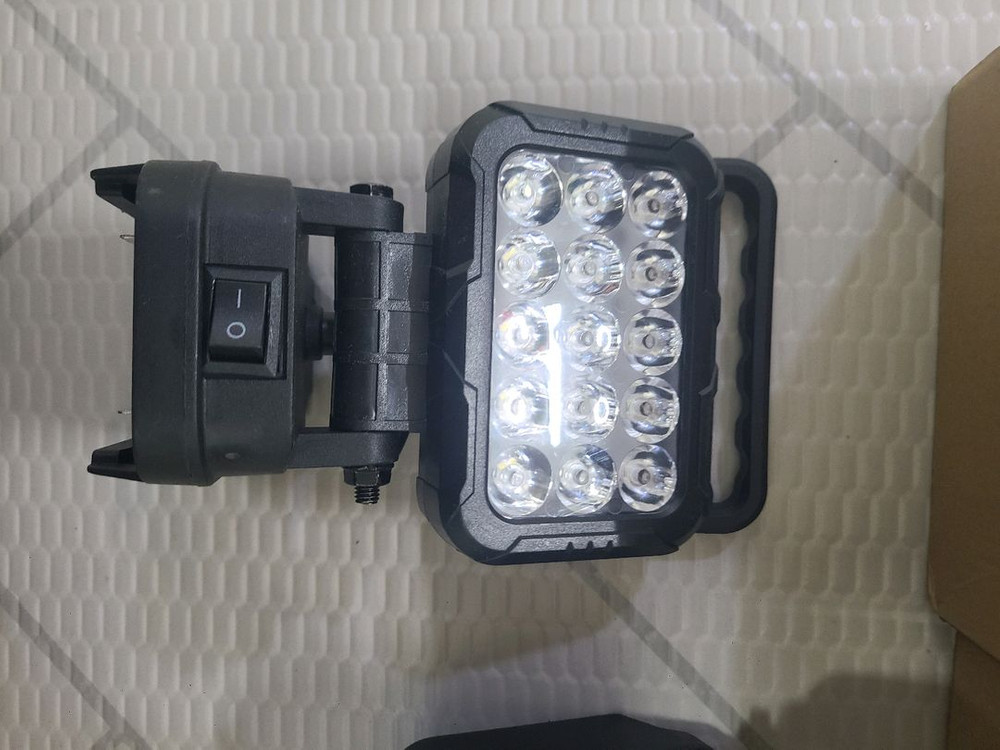 새상품 마끼다 18V 배터리 호환 LED 작업등(2종 판매) 이미지