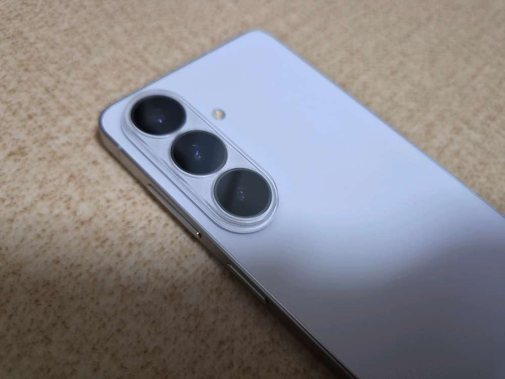 (서울 직거래) 2주 사용한 갤럭시 S26 256G 자급제 스마트폰 팝니다. (화이트 색상) 이미지
