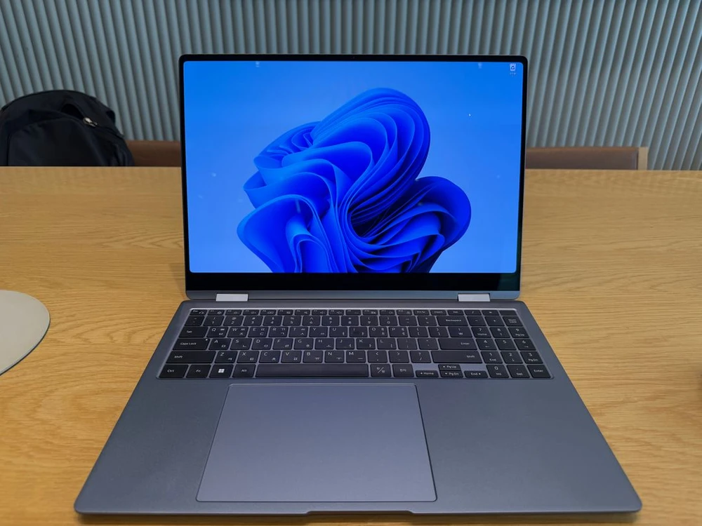 삼성 갤럭시북4 프로 360 16인치 / SSD 1TB / 배터리 98% / 메모리 16GB / 2in1 이미지