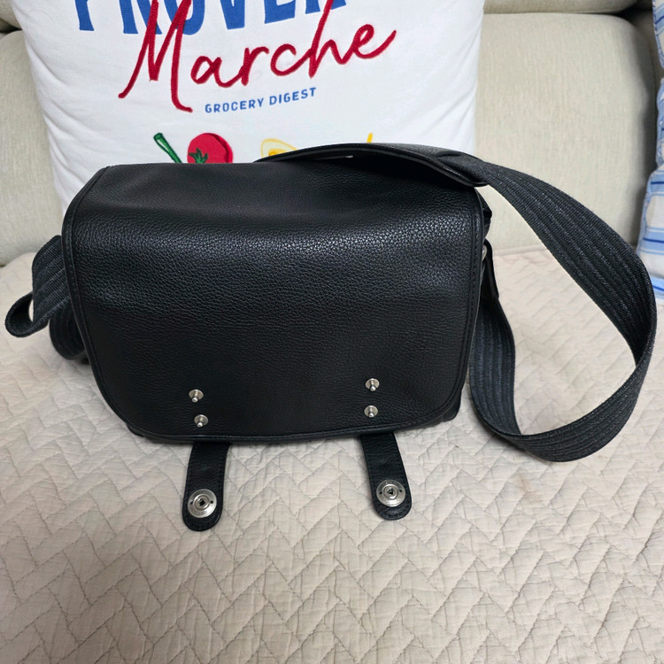 오버베르트 핼리앤셀리 가방 이미지