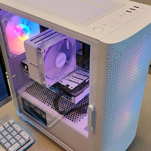무료배송(S급)화이트 라이젠7-2700x(8코어16쓰레드)/RTX2060/램16GB 게이밍 컴퓨터 본체 이미지