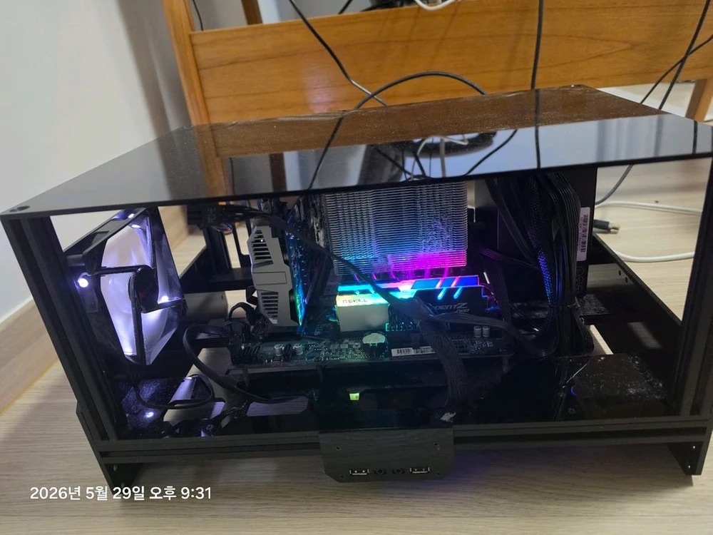 5700x3d b550 ddr4 32gb 본체팝니다 이미지