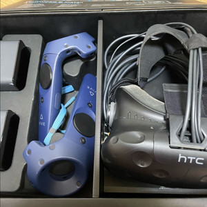 HTC VIVE(바이브 1세대) VR기기 판매합니다 이미지