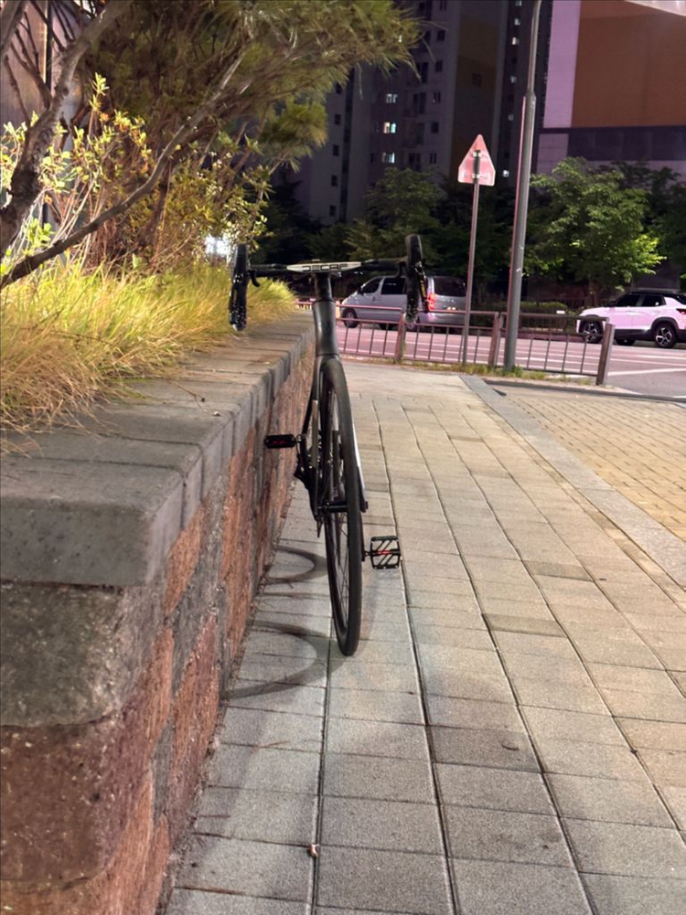 자바 푸오코 풀카본 로드 자전거 이미지