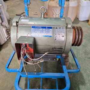 현대중공업 7.5KW (10마력) 3상 모터 팝니다. 이미지