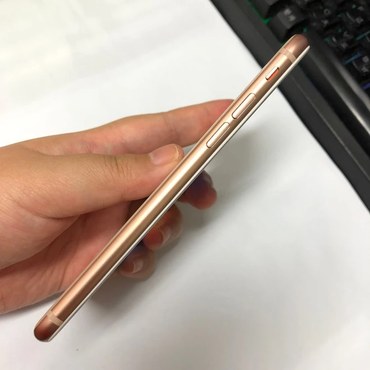 아이폰8 256GB 골드 중고폰 배터리100% 카메라폰 사진폰 111290 이미지