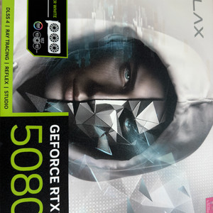 RTX 5080 화이트 그래픽카드 이미지